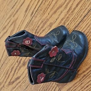 Cowgirl boots, size 5